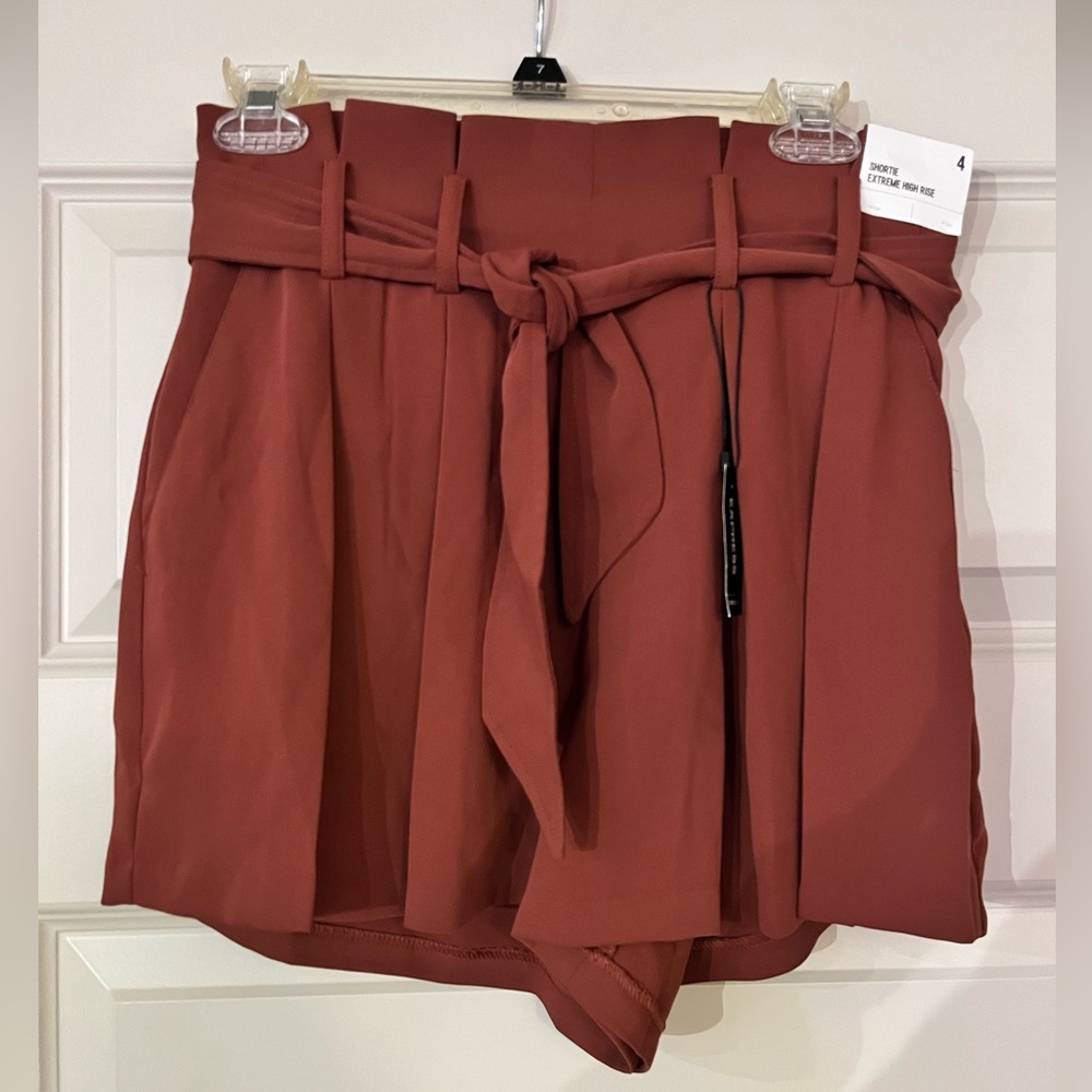 NWT Express Terracotta Pleated Shorts with a Tie Belt